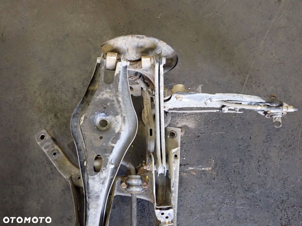 SANKI WÓZEK KOŁYSKA TYŁ HYUNDAI I30 III KOMBI - 12