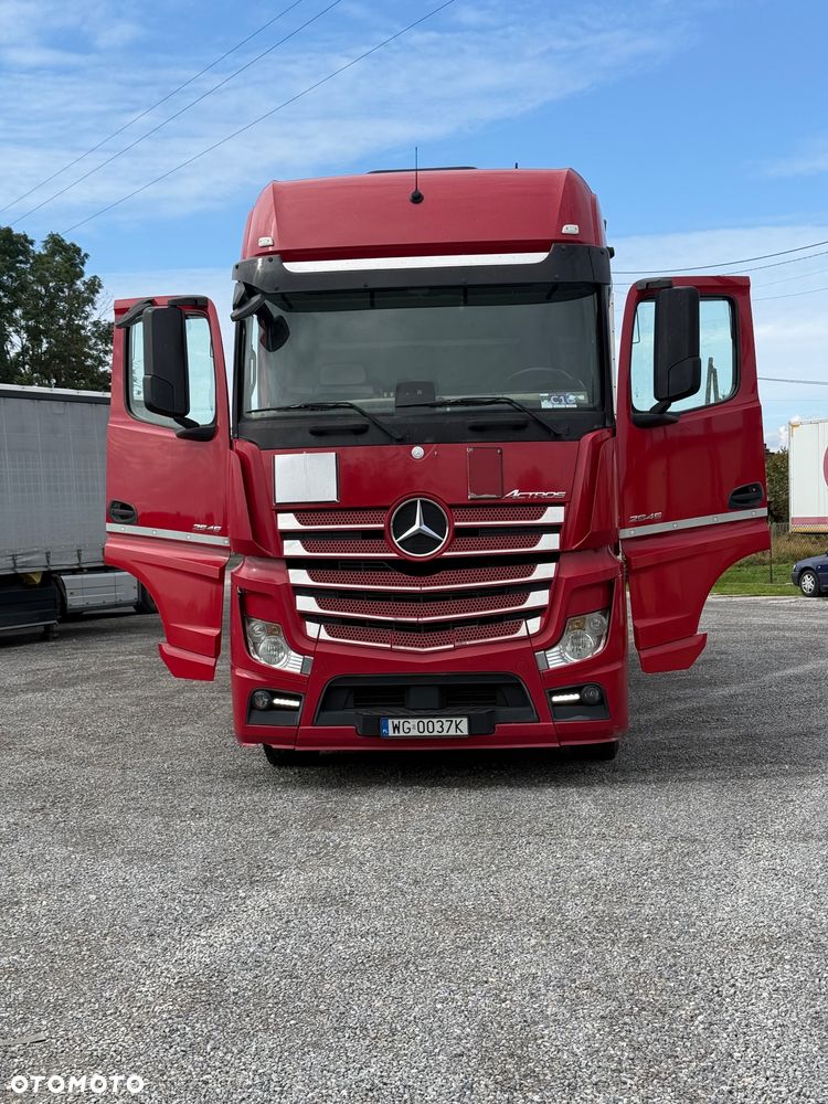 Mercedes-Benz Actors
