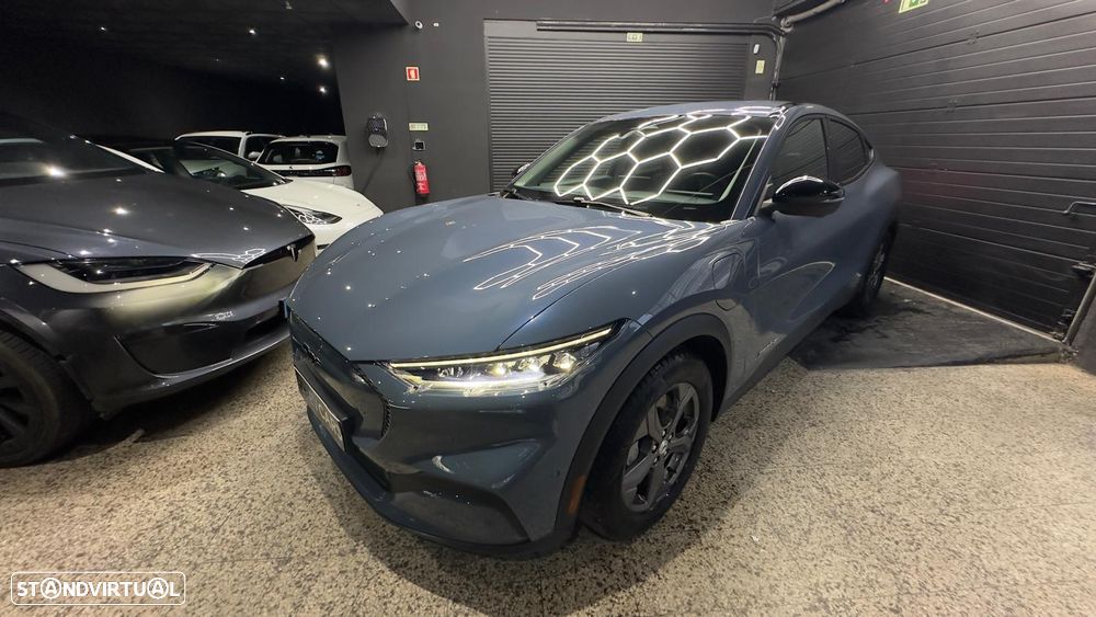 Ford Mustang Mach-E Standard - 2