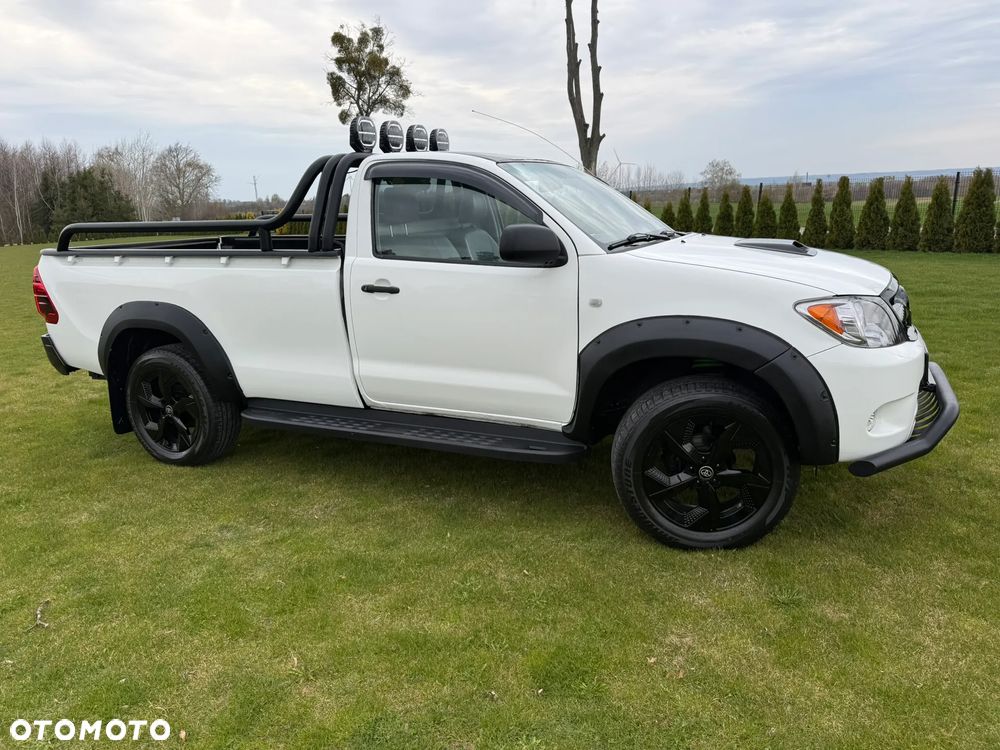 Toyota Hilux - 4