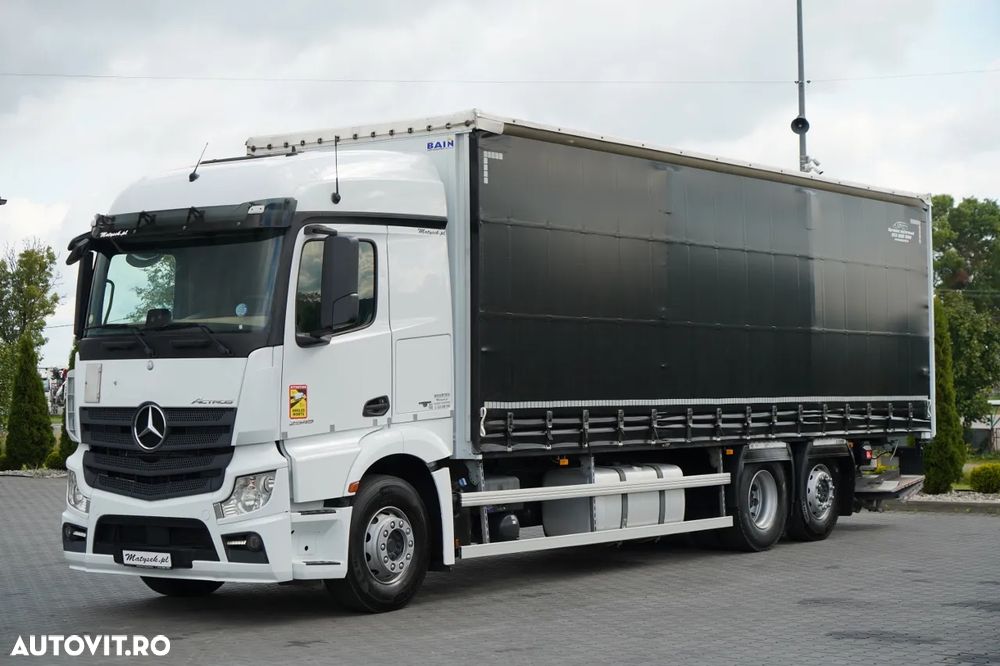 Mercedes-Benz ACTROS 2545 / CORTINĂ  8,8 m / DHOLLANDIA LIFT - 2.000 KG / PODEA REZISTENTĂ / PUNȚ DE DIRECȚIE / EURO 6 - 2