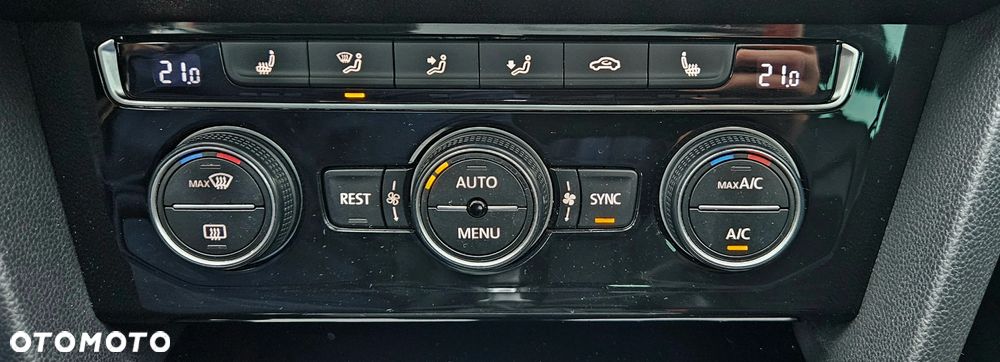 Volkswagen Passat 2.0 TDI (BlueMotion Technology) DSG Highline - 18