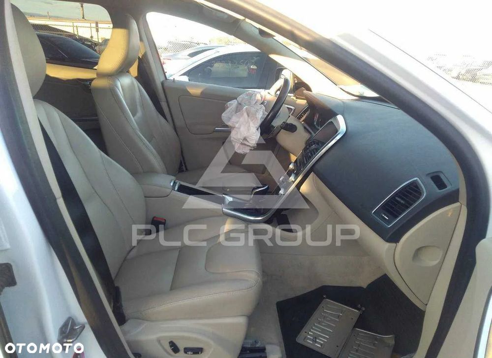 Volvo XC 60 T6 AWD Momentum - 18