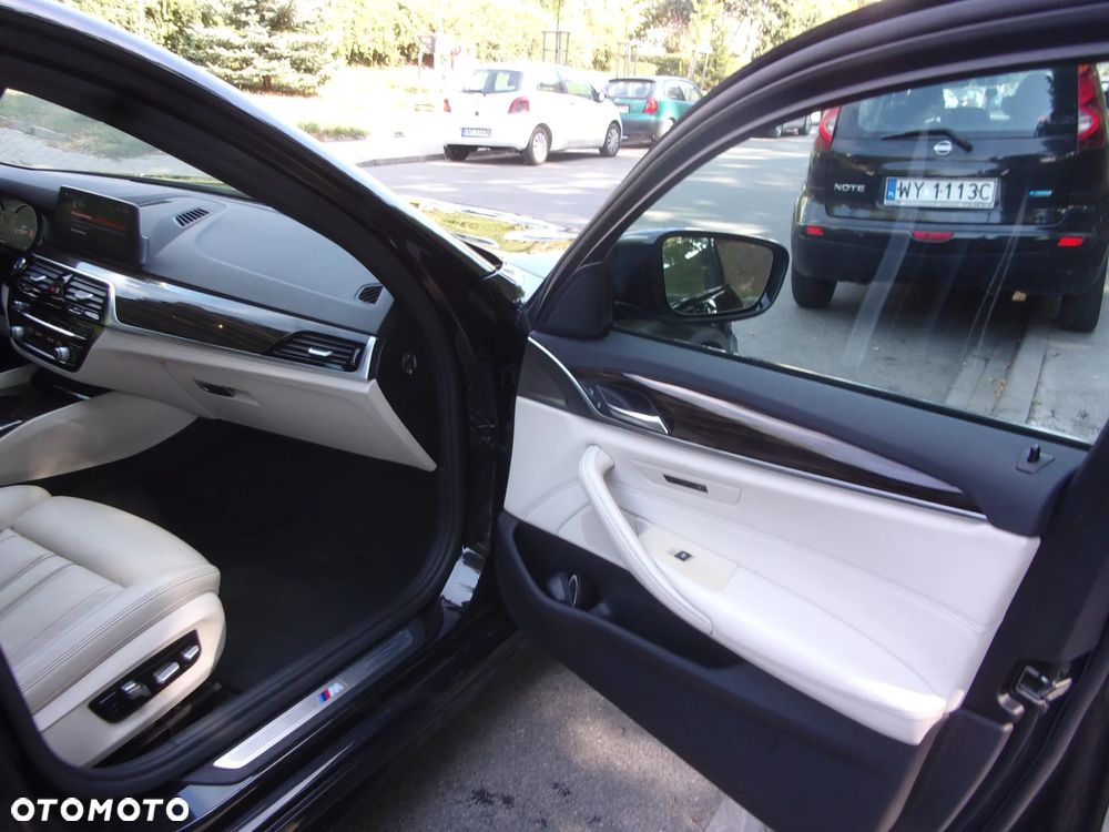 BMW Seria 5 530i xDrive Luxury Line - 30