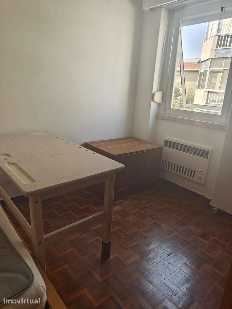 Quarto - localizado em Linda-a-Velha Lisbon - Grande imagem: 5/14