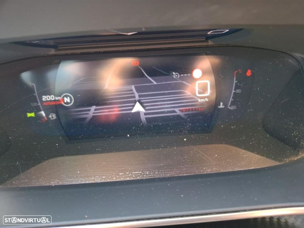Peugeot 2008 - 8