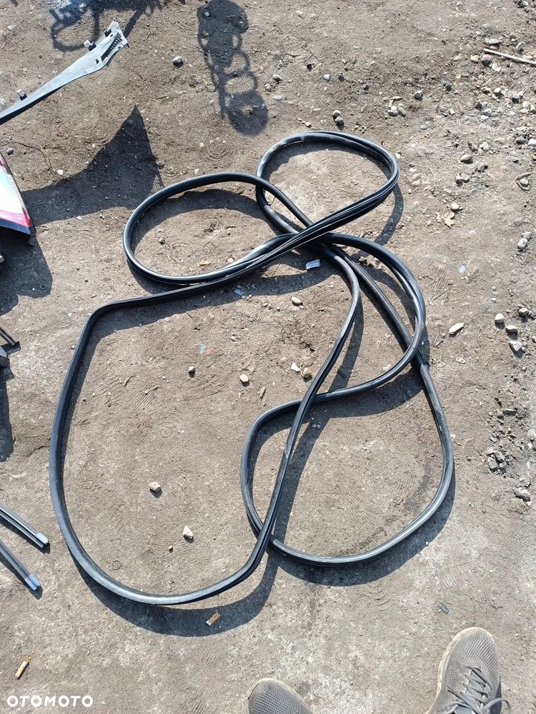 USZCZELKA DRZWI LEWA PRZÓD PRAWA PRZÓD 3-DRZWI  KOMPLET FIAT GRANDE PUNTO 2010R - 1