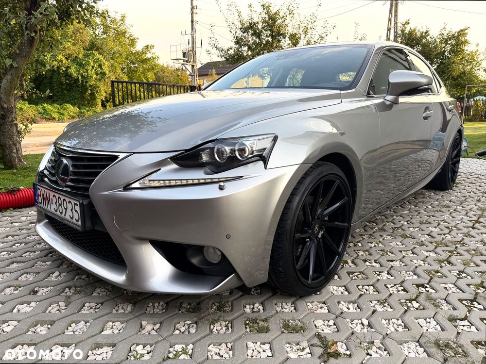 Lexus IS 300h Prestige - 1