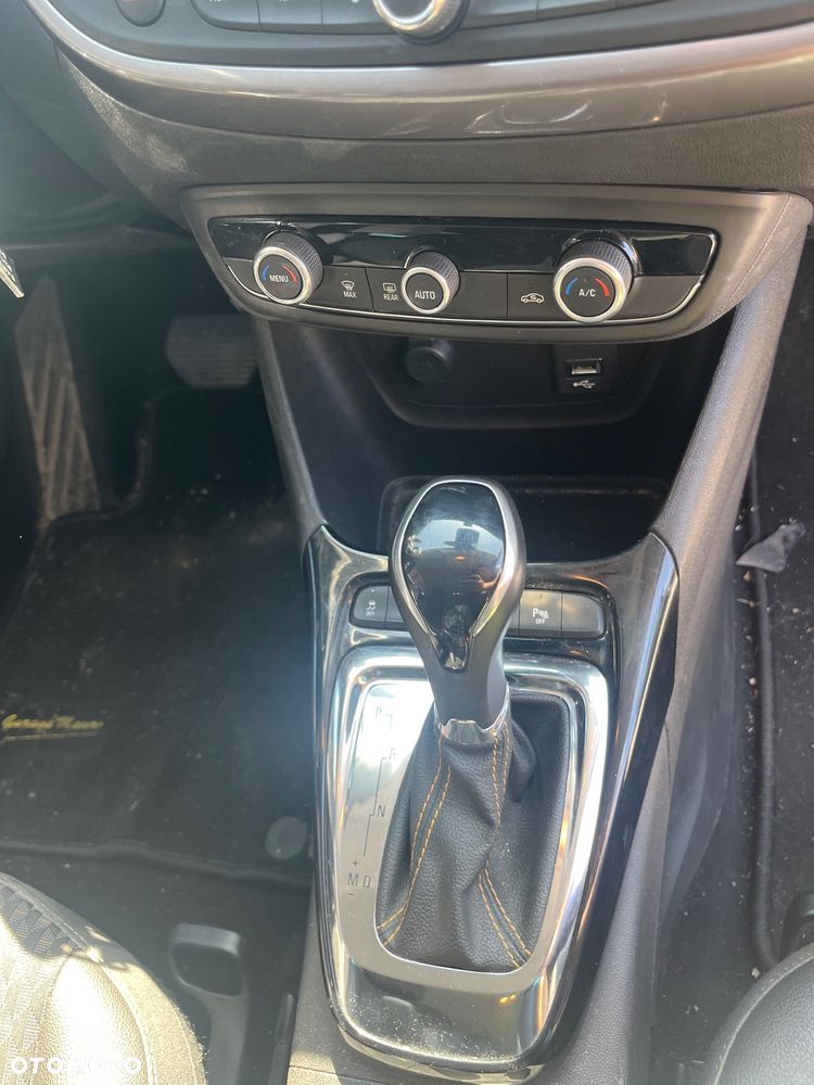 Opel Crossland X - 9