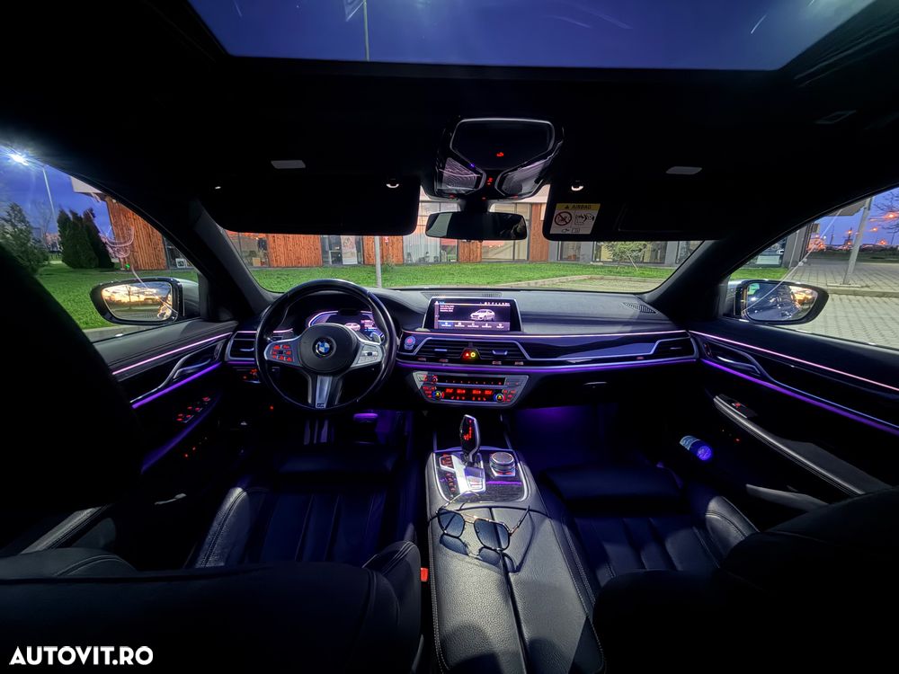 BMW Seria 7 - 38