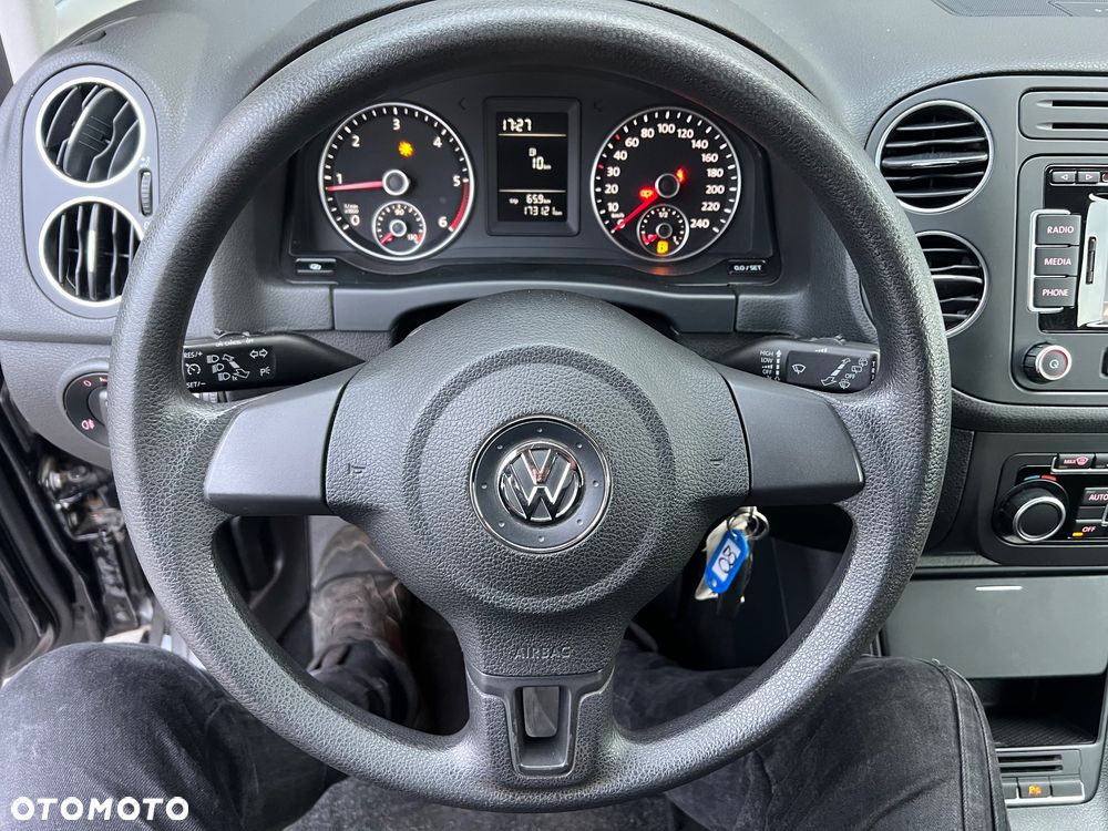 Volkswagen Golf 1.6 TDI DPF BlueMotion - 39