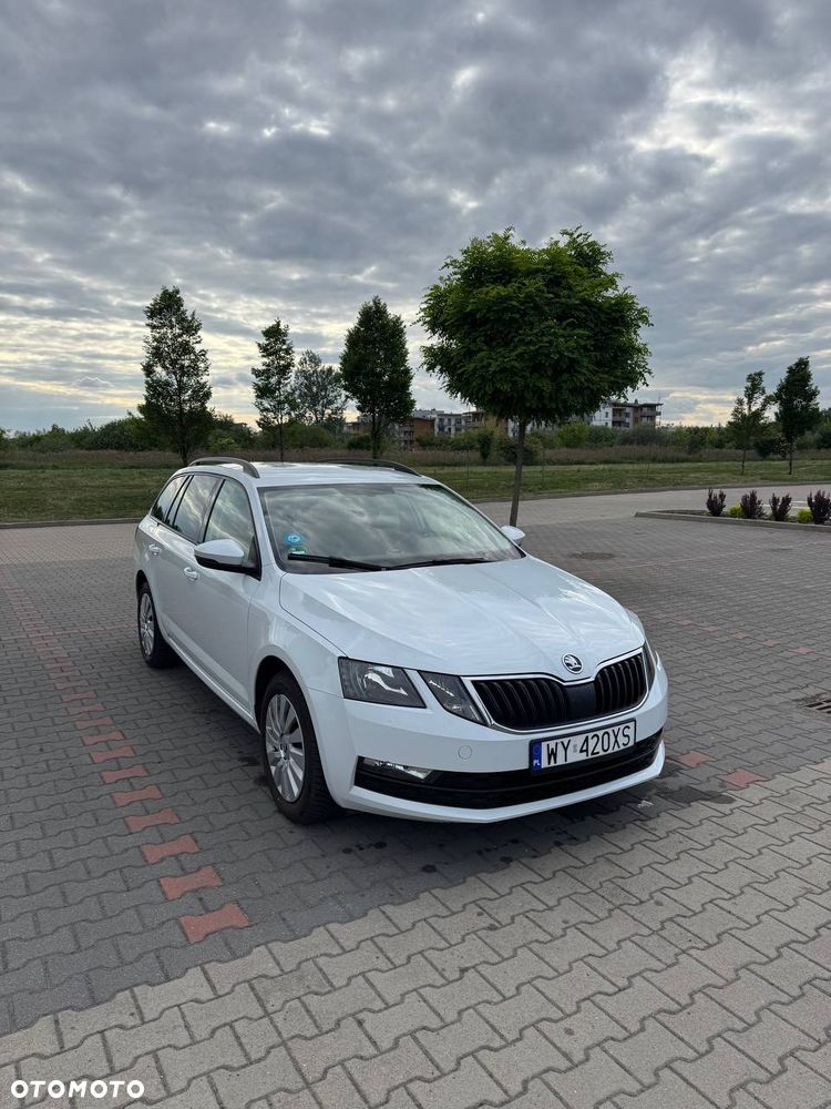 Skoda Octavia 1.6 TDI DSG Clever - 2