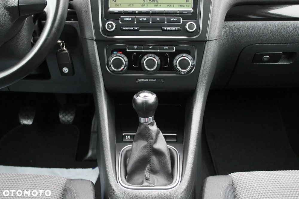 Volkswagen Golf - 28