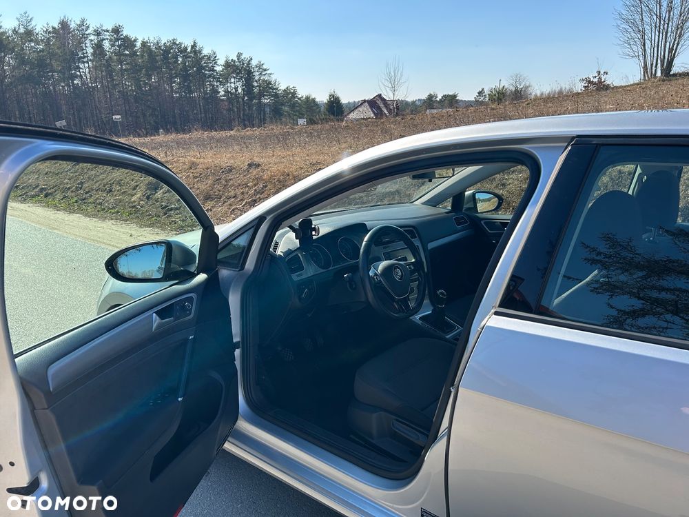 Volkswagen Golf 1.6 TDI BlueMotion Trendline - 16