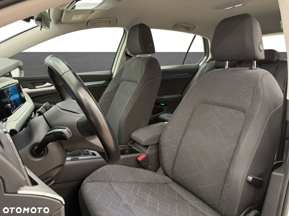 Volkswagen Golf - 11