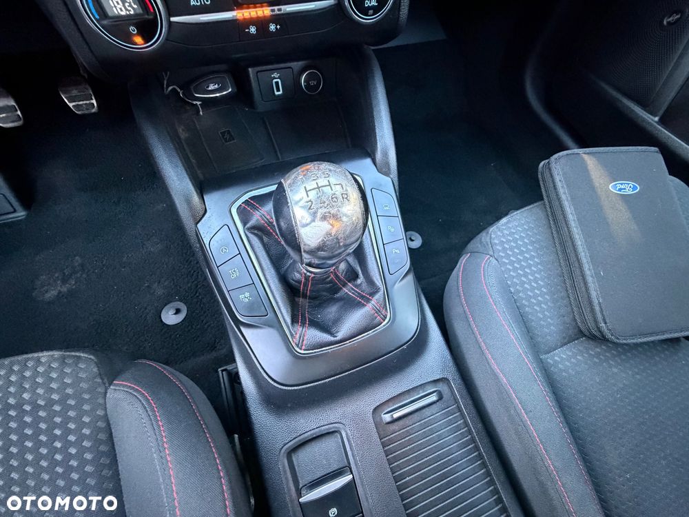 Ford Focus - 23