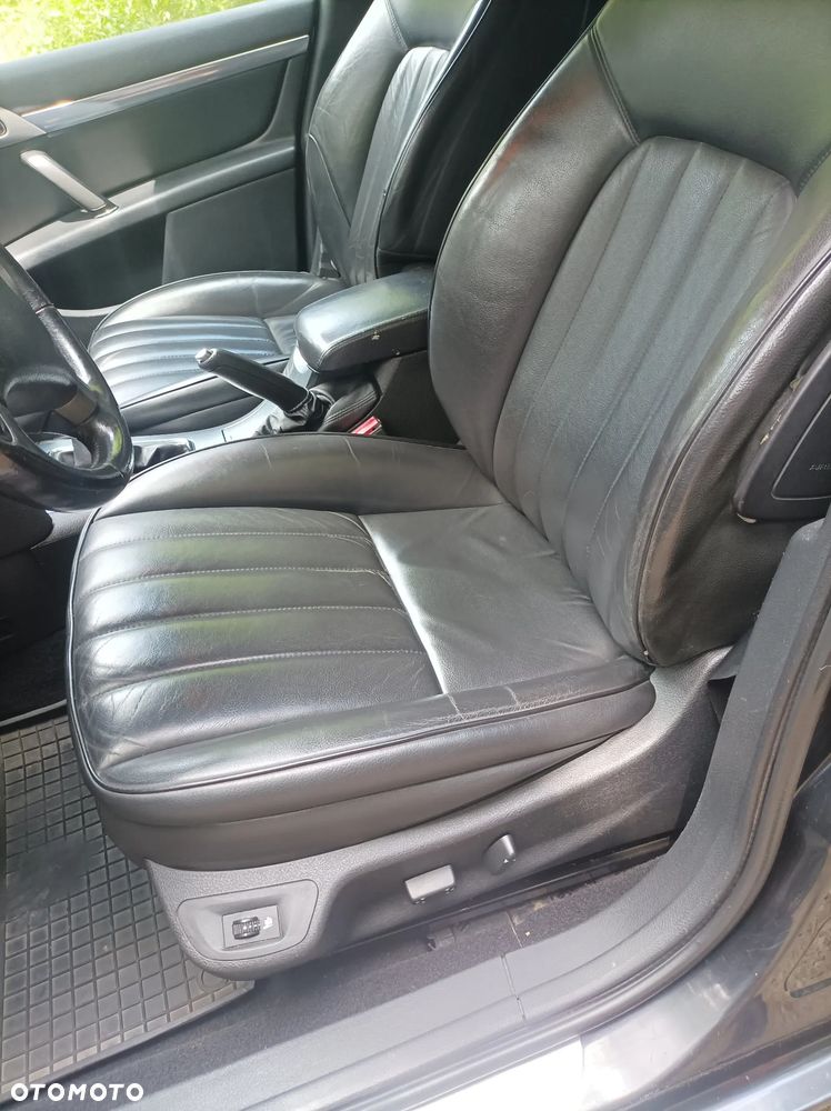 Peugeot 407 - 13