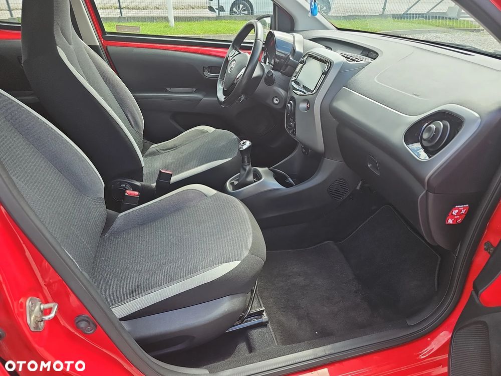 Toyota Aygo x-play - 20