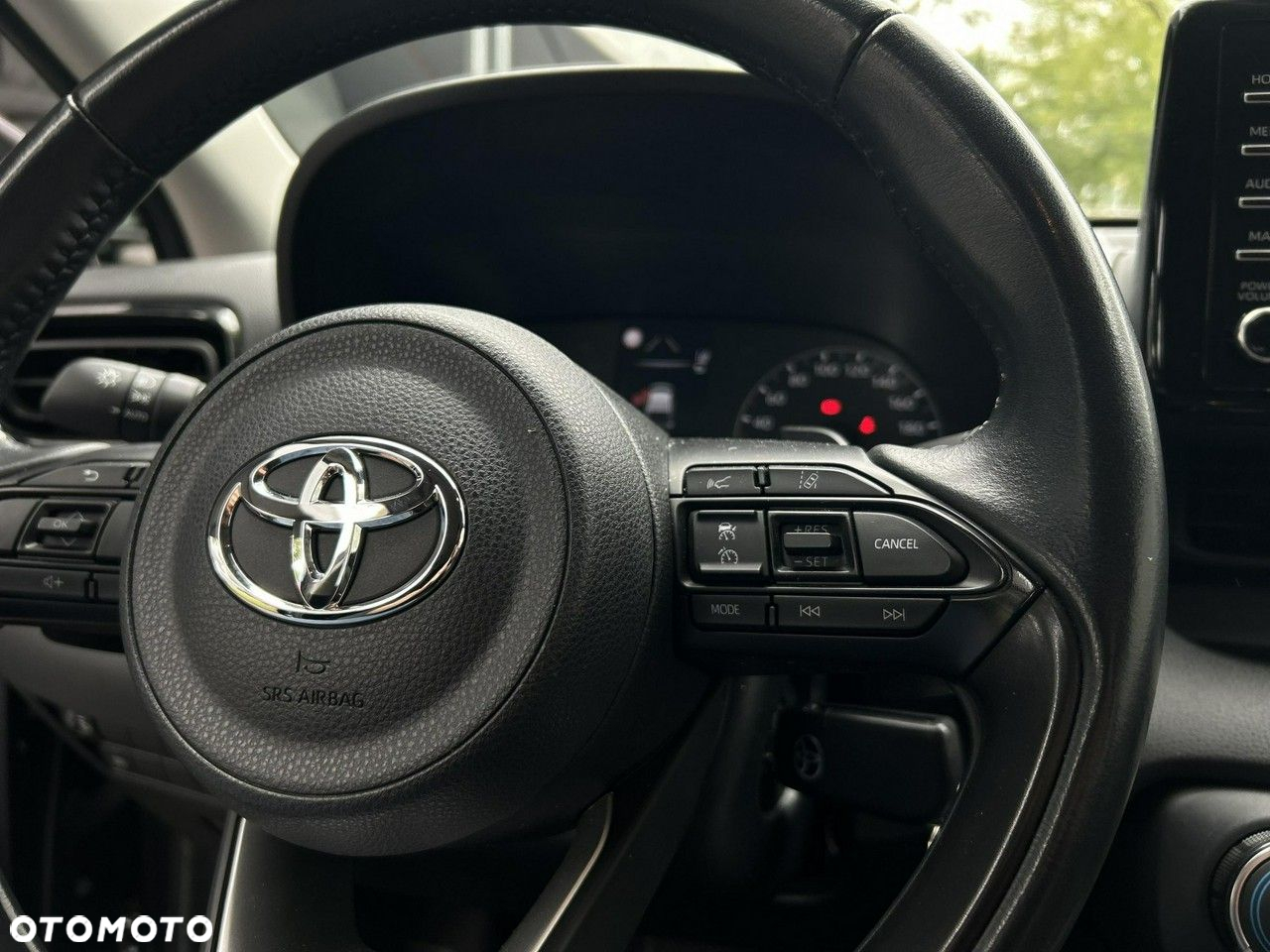 Toyota Yaris - 24