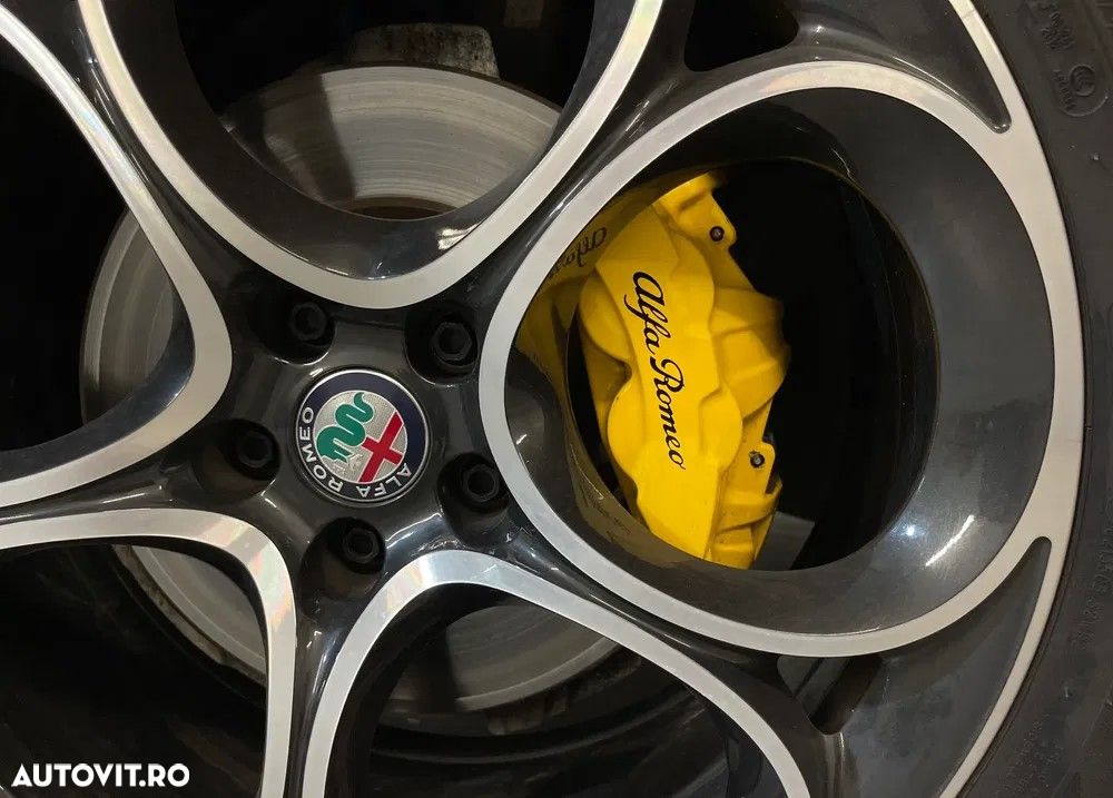 Alfa Romeo Stelvio 2.2 JTDM AWD AT8 Veloce - 28
