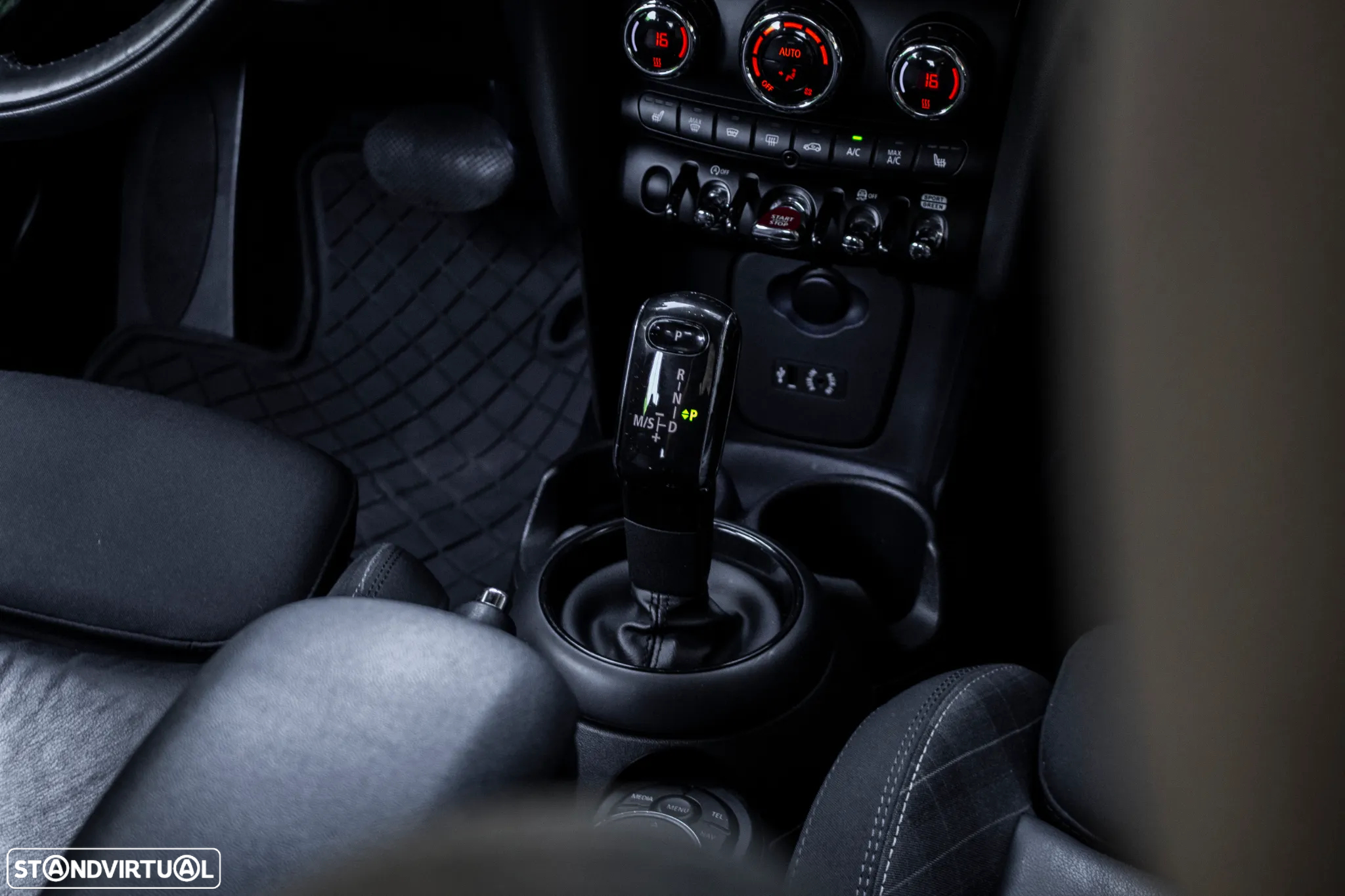 MINI 5 Portas Cooper SD Aut. - 35