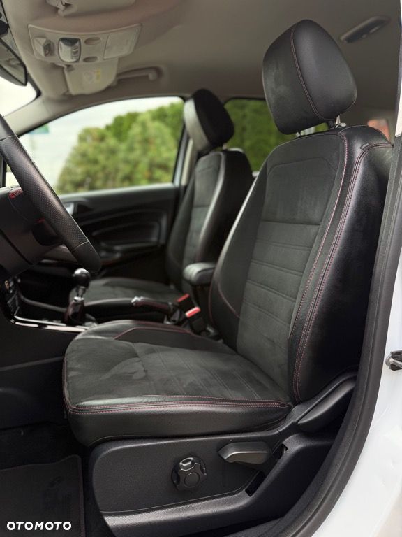 Ford EcoSport 1.0 EcoBoost ST-LINE - 25
