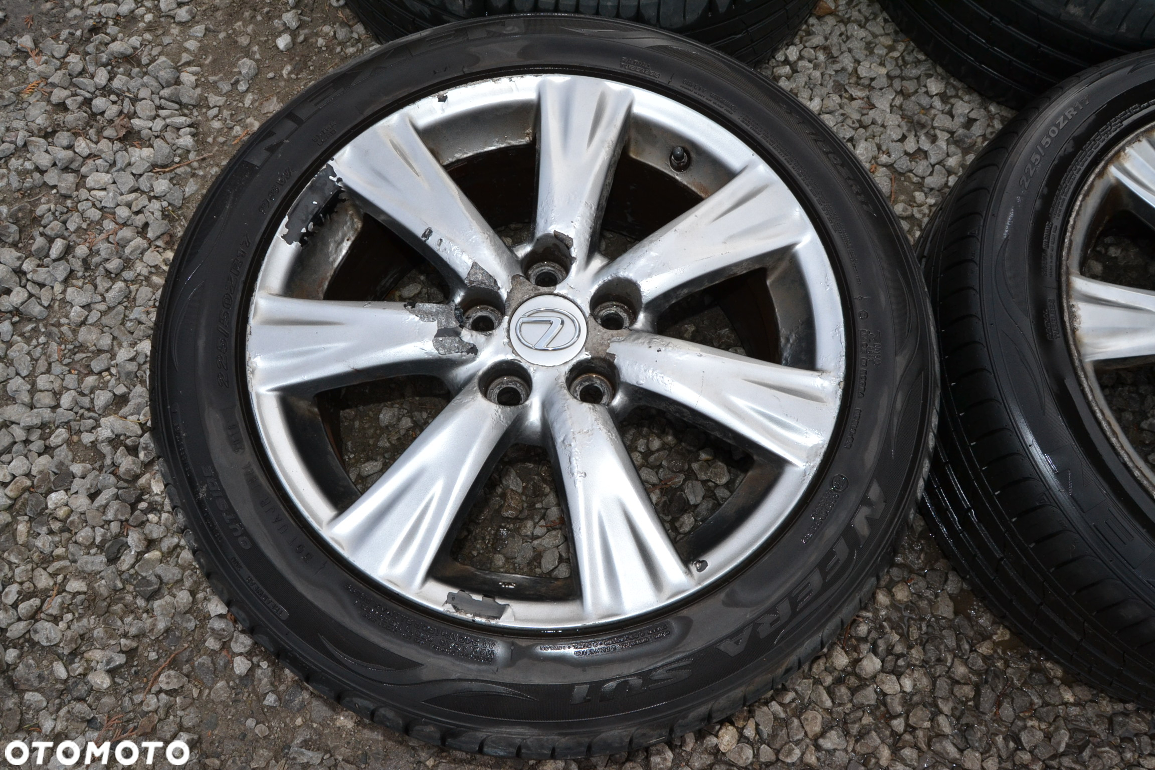 Felgi z oponami 17 cali 225/50 5x114,3 Lexus - 4