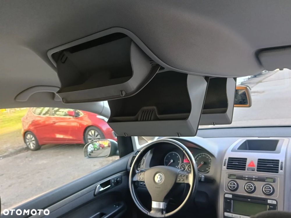 Volkswagen Touran 1.9 TDI Trendline DSG - 14