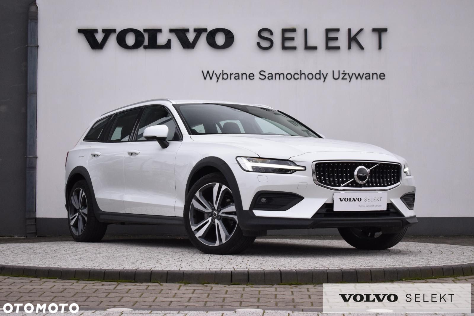 Volvo V60 Cross Country - 4