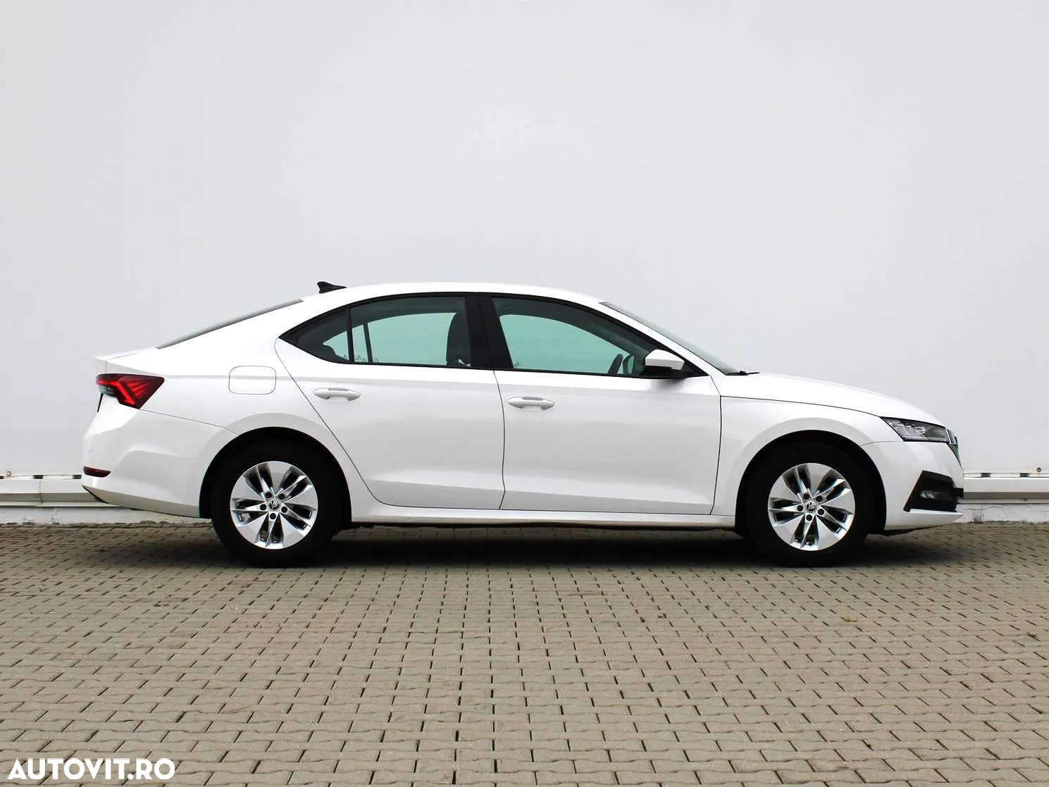 Skoda Octavia 2.0 TDI DSG Ambition - 6