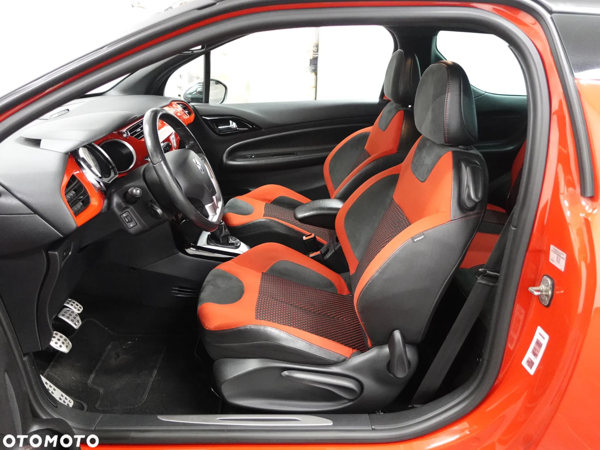 Citroën DS3 THP 155 Red Edition - 21