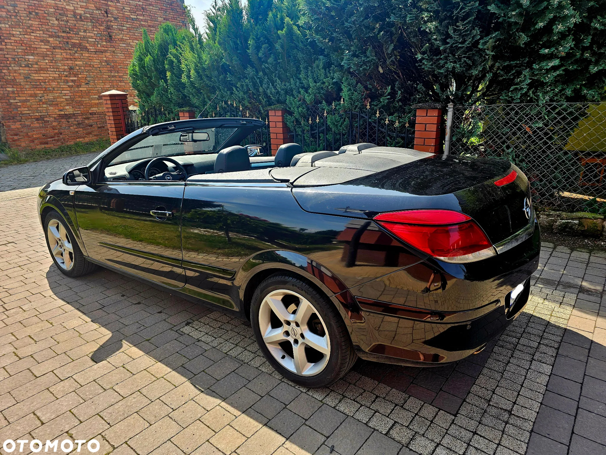Opel Astra TwinTop 1.9 CDTI Cosmo - 2