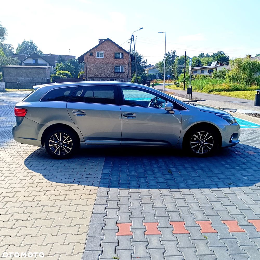 Toyota Avensis 2.0 D-4D Comfort - 3