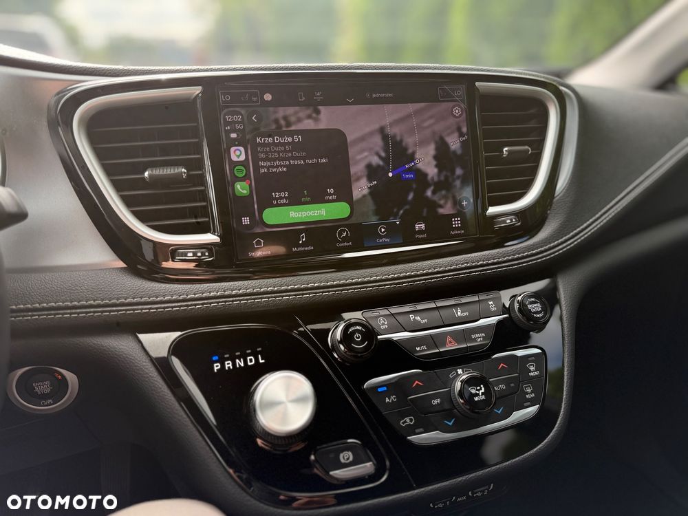 Chrysler Pacifica - 26