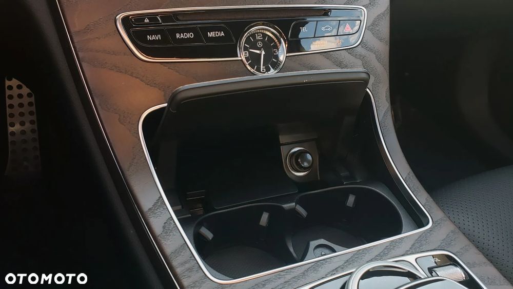 Mercedes-Benz Klasa C 300 T 9G-TRONIC - 16