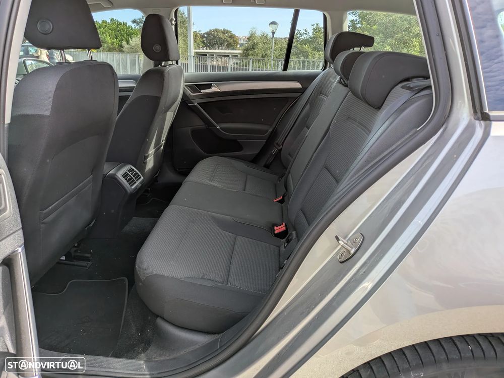 VW Golf Variant 1.6 TDi BlueMotion Confortline - 19