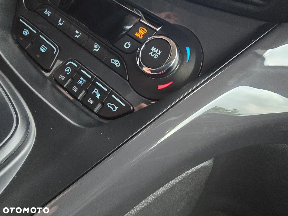 Ford Kuga - 20