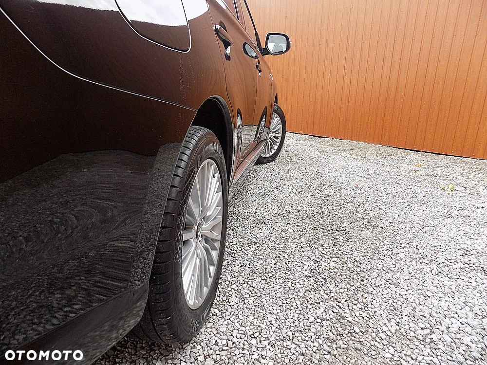 Mitsubishi Outlander 2.4 4WD Plug-In Hybrid Top - 34