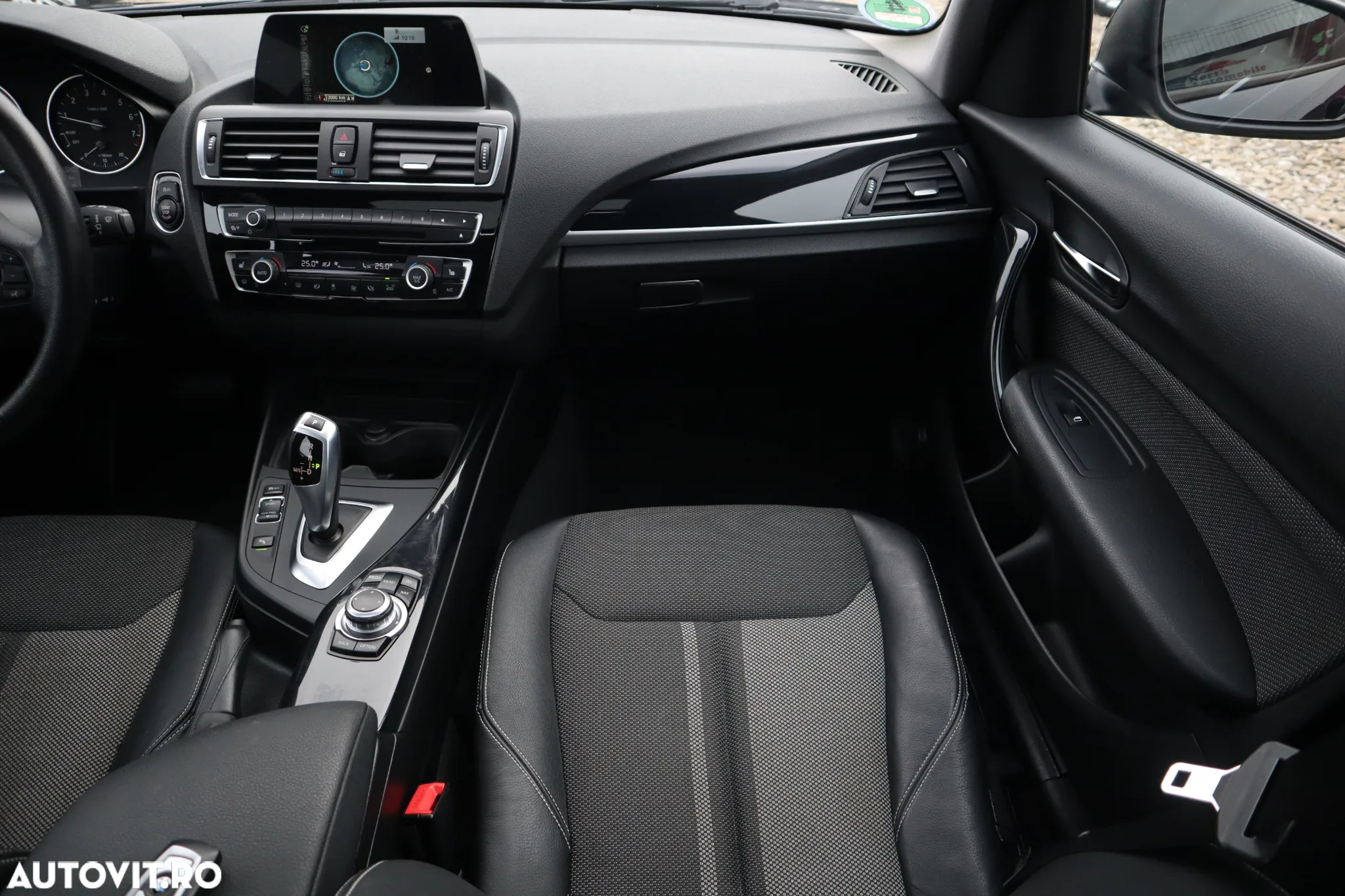 BMW Seria 1 120i Aut. Urban Line - 32