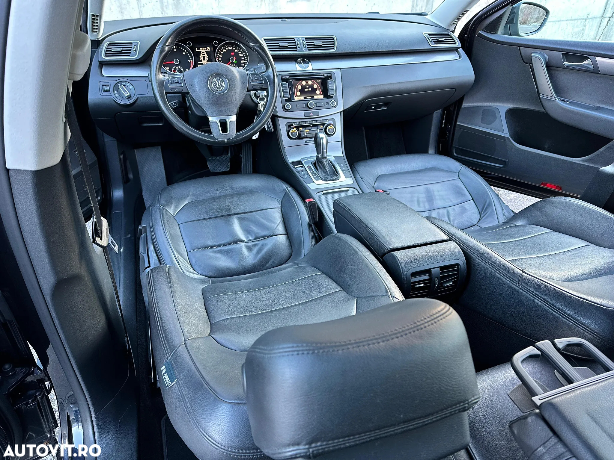 Volkswagen Passat Variant 2.0 TDI 4Motion BlueMotion Technology Highline DSG - 17