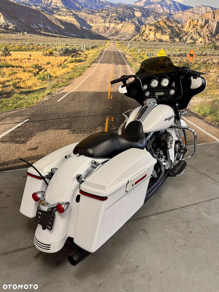 Harley-Davidson Touring Street Glide - 8