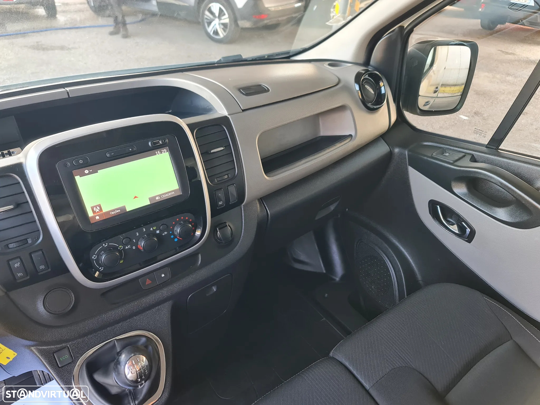Renault TRAFIC 1.6 Dci 125CV * GPS/ AC/ IVA DEDUTÍVEL * - 24