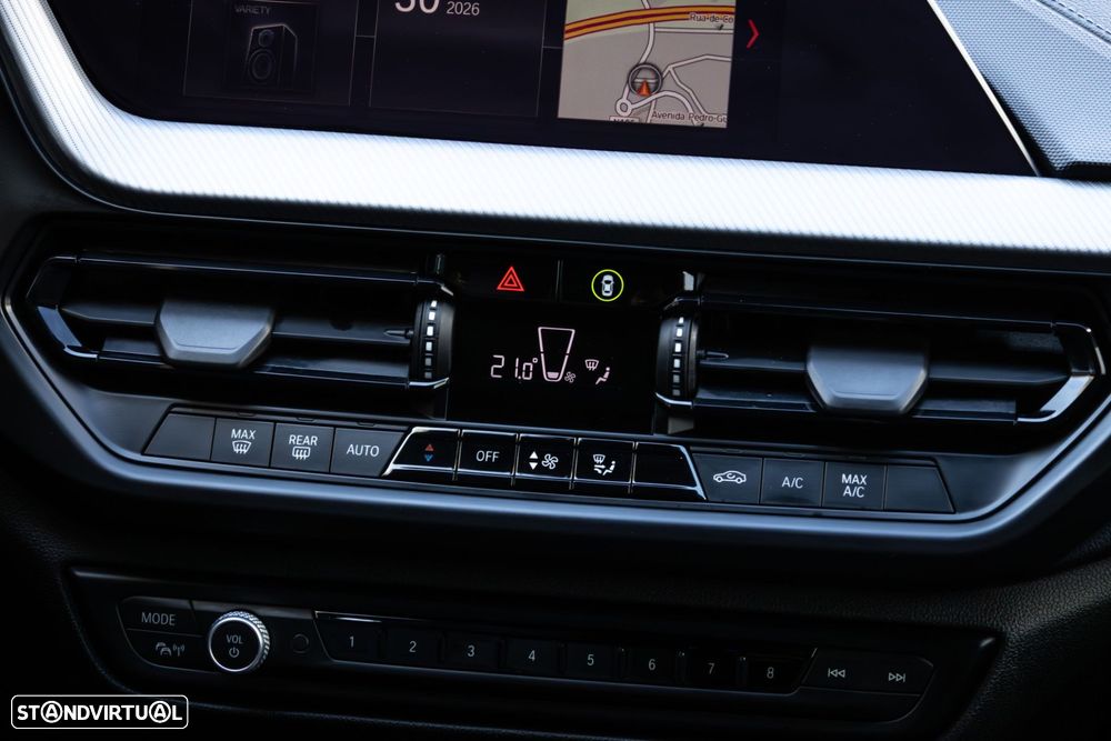 BMW 116 d Pack Desportivo M Auto - 25