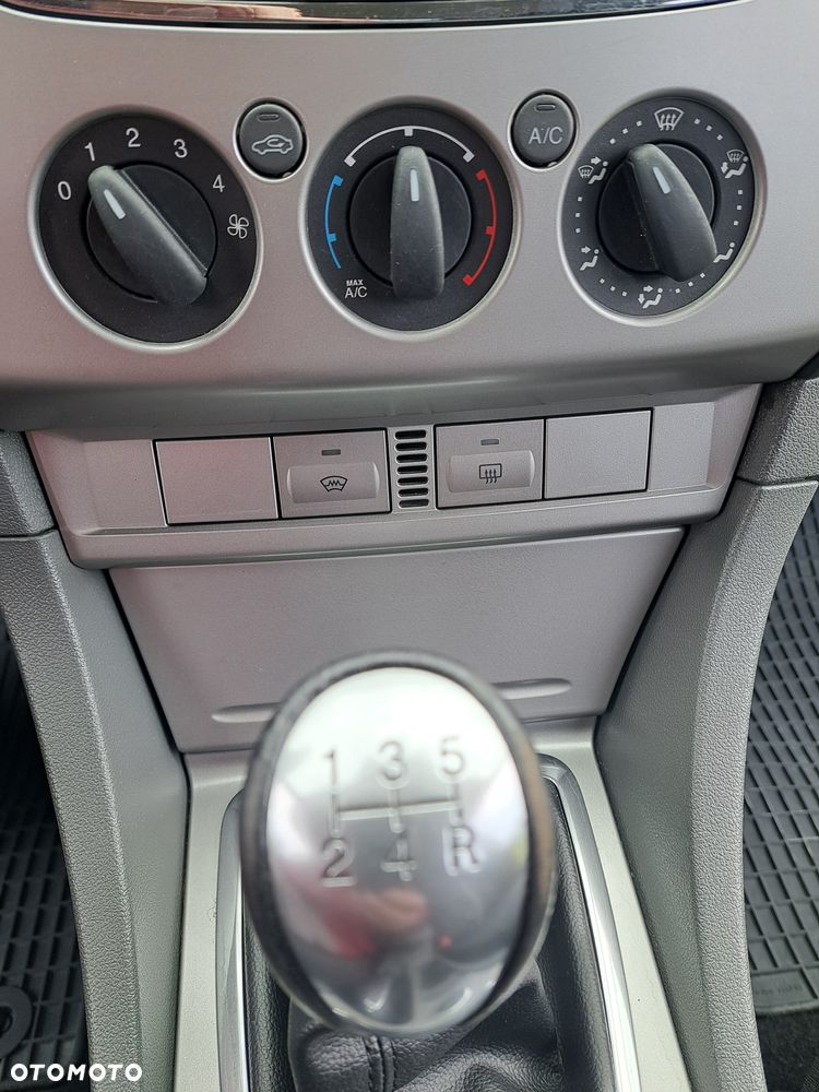 Ford Focus 1.6 16V Ambiente - 23