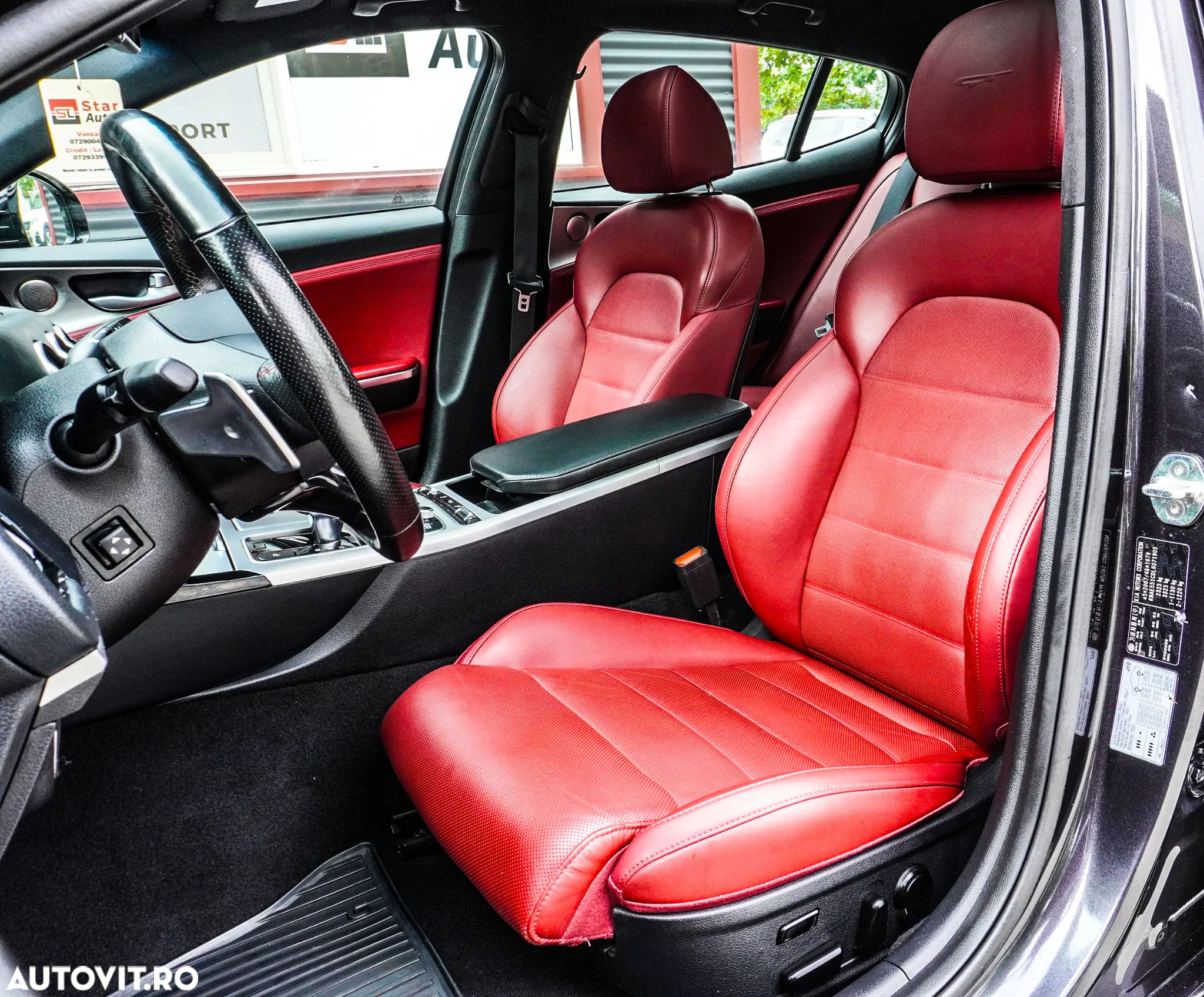 Kia Stinger 3.3 T-GDI AWD GT - 15