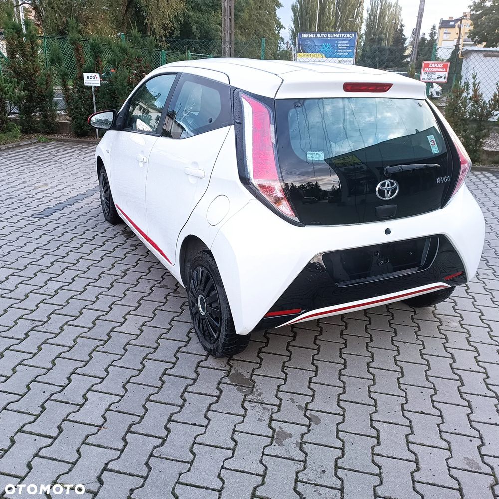 Toyota Aygo x mit x-business Paket - 4