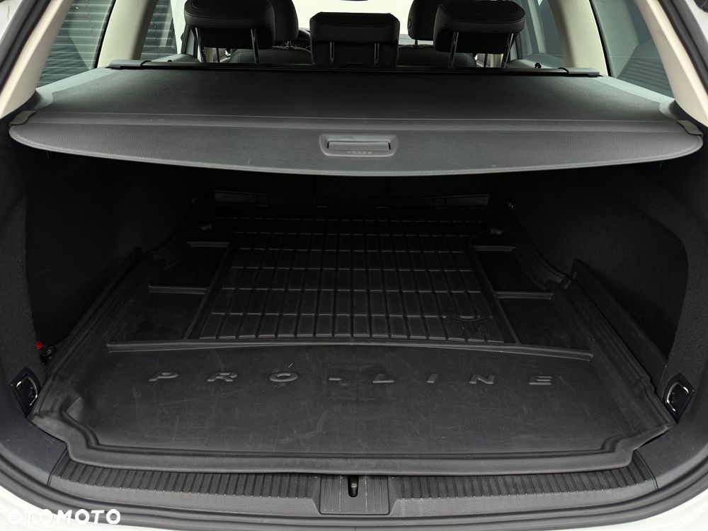 Volkswagen Passat 2.0 TDI (BlueMotion Technology) Comfortline - 36