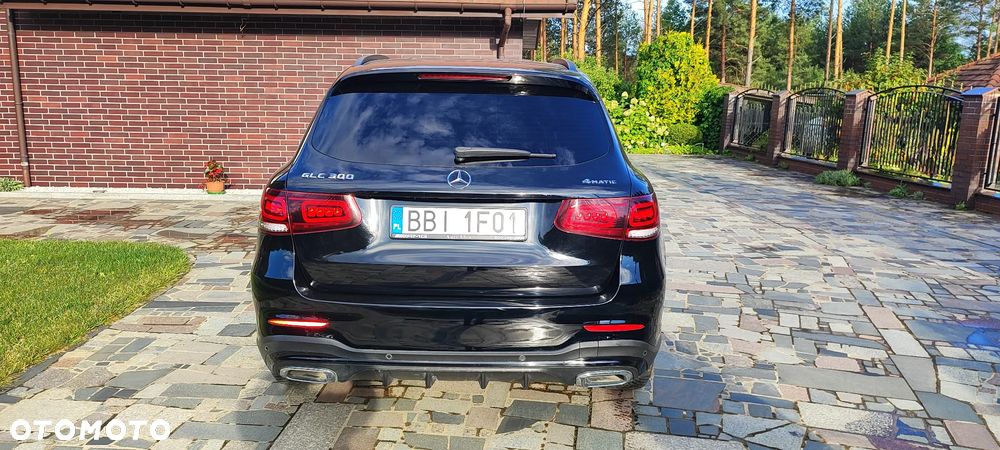 Mercedes-Benz GLC 300 4Matic 9G-TRONIC Edition AMG Line - 2