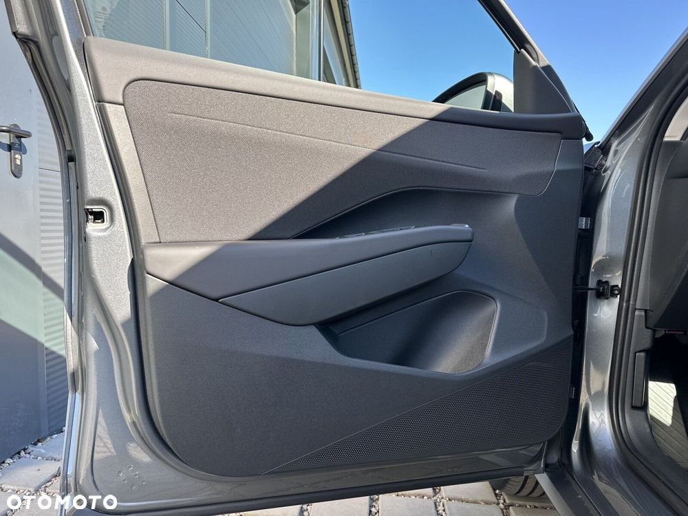 Volkswagen T-Roc - 10