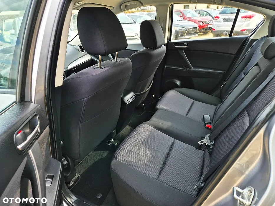Mazda 3 2.0 Exclusive + - 34